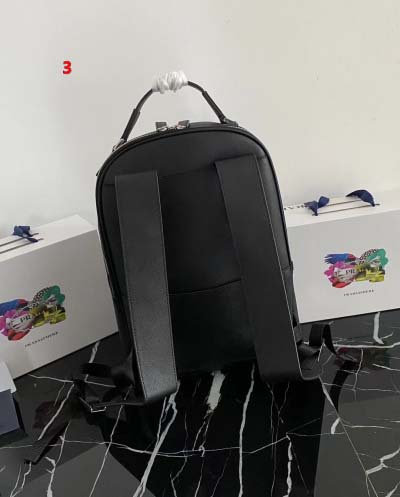 2025年早春新品入荷 PRADA  バッグの男性 3工場