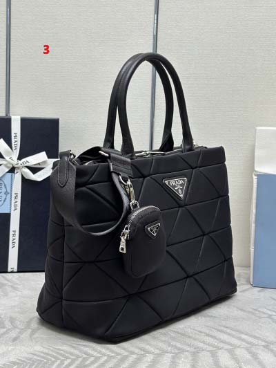 2025年早春新品入荷 PRADA  バッグの男性 3工場