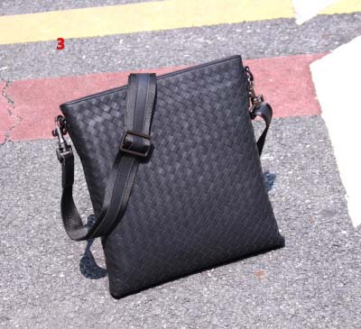 2025年早春新品入荷 Bottega Veneta   バッグの男性 3工場