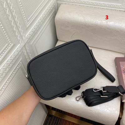 2025年早春新品入荷 FENDI    バッグ 3工場