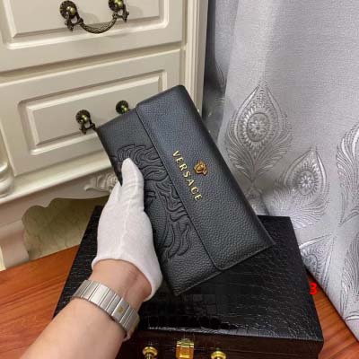 2025年早春新品入荷ヴェルサーチ 財布 3工場