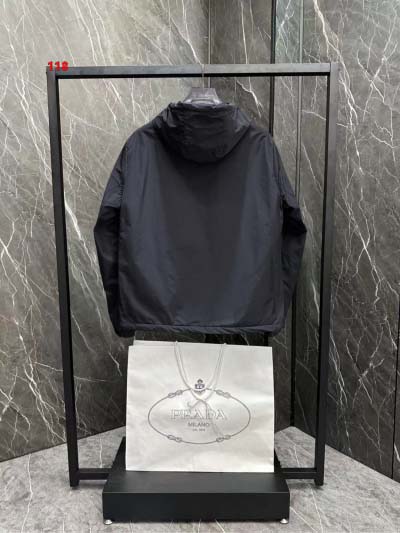 2025年1月21日早春新品入荷 PRADA 綿入れの服ジャケットアウター 118工場