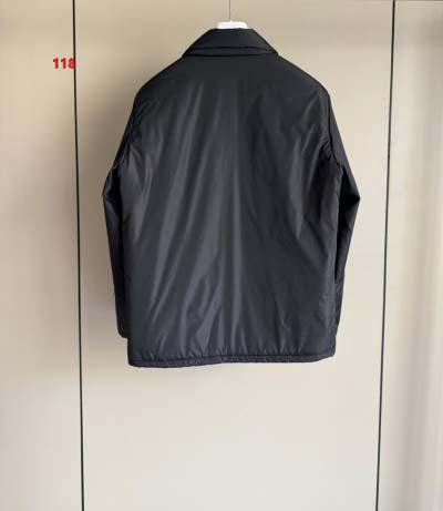 2025年1月21日早春新品入荷 PRADA 綿入れの服ジャケットアウター 118工場