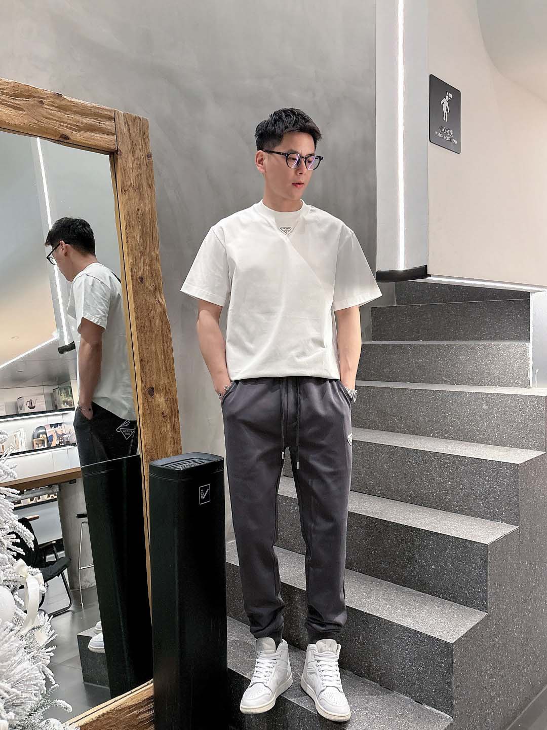 2025年1月21日早春高品質新品入荷 PRADA スポーツズボ 118工場