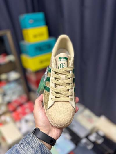 2025年1月30日新品入荷CC AD Originals Suerstar x GUCCI  スニーカー/ランニングシューズ/カジュアルシューズ