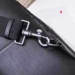 2025年早春新品入荷 Bottega Veneta   バッグの男性 3工場