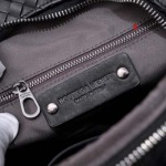 2025年早春新品入荷 Bottega Veneta  バッグの男性 3工場