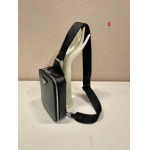 2025年早春新品入荷 PRADA  バッグの男性 3工場