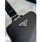 2025年早春新品入荷 PRADA  バッグの男性 3工場