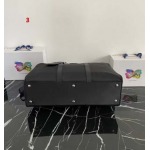 2025年早春新品入荷 PRADA  バッグの男性 3工場