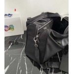 2025年早春新品入荷 PRADA  バッグの男性 3工場