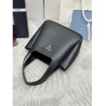 2025年早春新品入荷 PRADA  バッグ  3工場
