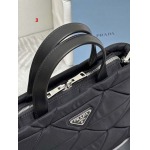 2025年早春新品入荷 PRADA  バッグの男性 3工場