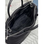 2025年早春新品入荷 PRADA  バッグの男性 3工場