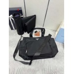 2025年早春新品入荷 PRADA  バッグの男性 3工場