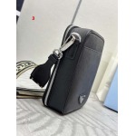 2025年早春新品入荷 PRADA  バッグの男性 3工場