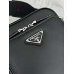 2025年早春新品入荷 PRADA  バッグの男性 3工場