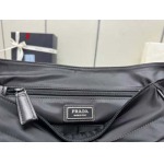 2025年早春新品入荷 PRADA  バッグの男性 3工場