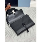2025年早春新品入荷 PRADA  バッグの男性 3工場