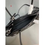 2025年早春新品入荷 PRADA  バッグ  3工場