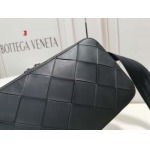 2025年早春新品入荷 Bottega Veneta  バッグの男性 3工場