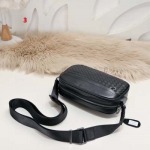 2025年早春新品入荷 Bottega Veneta  バッグの男性 3工場