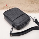 2025年早春新品入荷 Bottega Veneta   バッグの男性 3工場