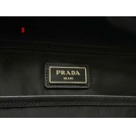 2025年早春新品入荷  PRADA   バッグの男性 3工場