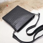 2025年早春新品入荷 Bottega Veneta   バッグの男性 3工場