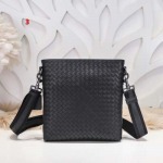 2025年早春新品入荷 Bottega Veneta   バッグの男性 3工場