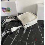 2025年早春新品入荷PRADA   バッグ 3工場