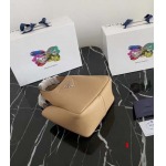 2025年早春新品入荷PRADA   バッグ 3工場