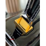 2025年早春原版復刻 新品入荷 CELINE 本革 バッグ xiu工場