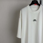 2025年1月15日春夏高品質新品入荷バレンシアガ 半袖 Tシャツ A.I工場