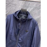 2025年1月21日早春新品入荷 PRADA 綿入れの服ジャケットアウター 118工場