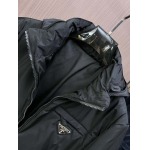 2025年1月21日早春新品入荷 PRADA 綿入れの服ジャケットアウター 118工場