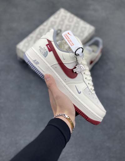 2025年1月30日新品入荷NIke Air Force 1...