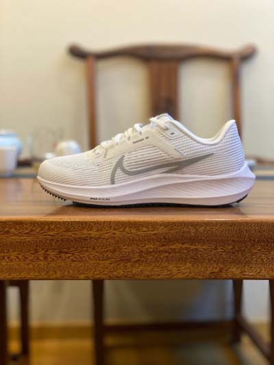 2025年1月30日新品入荷  39  DV8922-1スニ...