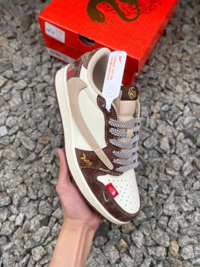 2025年1月30日新品入荷Travis Scott x N...
