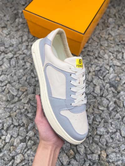 2025年1月30日新品入荷Fendi-    スニーカー/...