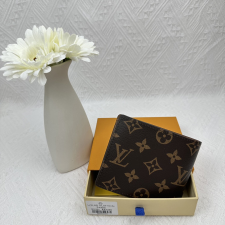 2025年2月24日早春新品M62664. size12 x 9 cm    ルイヴィトン二つ折りの短財布 zy工場