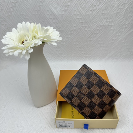2025年2月24日早春新品M62664. size12 x 9 cm    ルイヴィトン二つ折りの短財布 zy工場