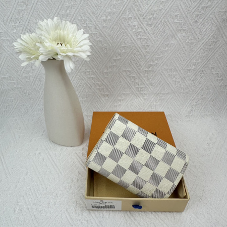 2025年2月24日早春新品 M41938    Victorine Monogram    ルイヴィトン三つ折りの短財布 zy工場