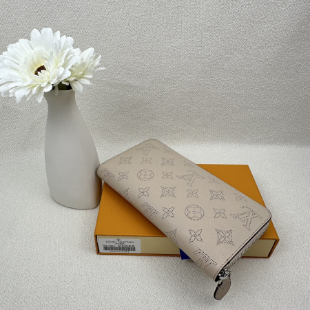 2025年2月24日早春新品M61867 Monogram19 x 10 ルイヴィトン長財布 zy工場