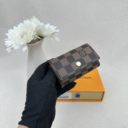 2025年2月24日早春新品M62630  SIZE:10.5x 7.0x 2.0 cm   ルイヴィトン6連キーケース zy工場