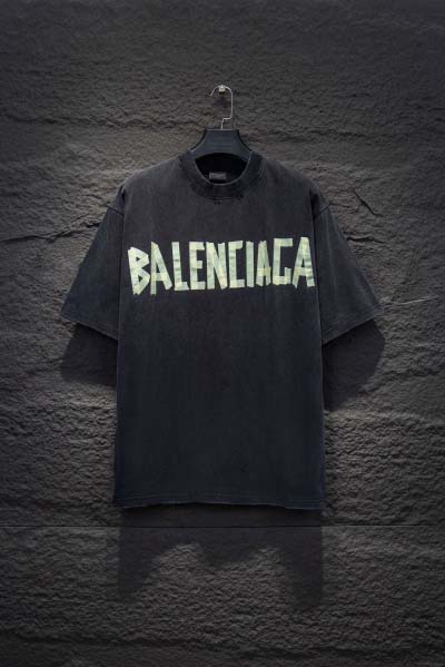 バレンシアガの新作半袖Tシャツ2025年2月13日発売 HS...