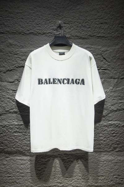 バレンシアガの新作半袖Tシャツ2025年2月13日発売 HS...