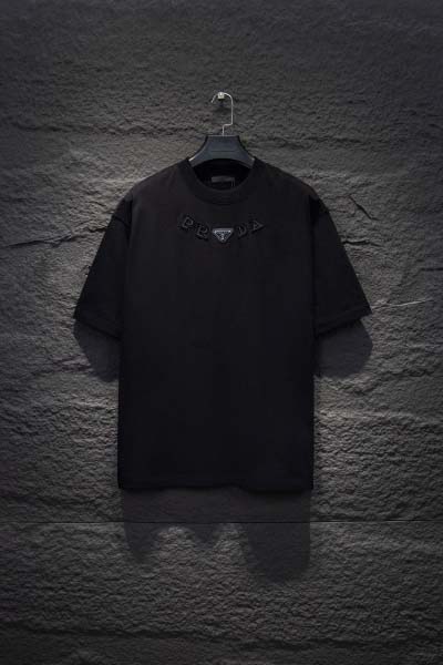 プラダの半袖Tシャツ2025年2月13日発売 HS工場