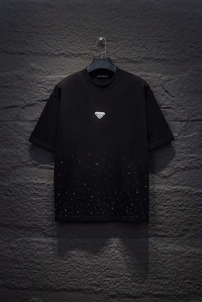 プラダの半袖Tシャツ2025年2月13日発売 HS工場