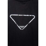 プラダの半袖Tシャツ2025年2月13日発売 HS工場